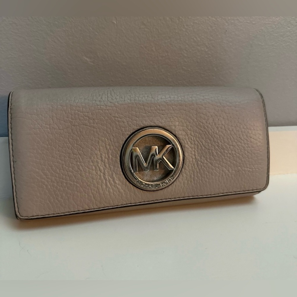 Michael Kors Trifold Wallet EUC